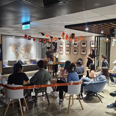 Line Album Halloween 2024 241028 3 0